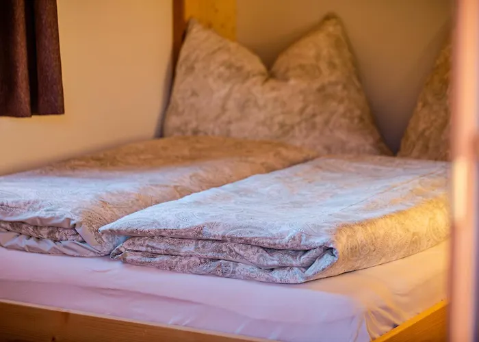 Chalé Troadkasten Unterkoller